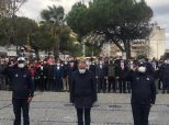 29 Ekim Cumhuriyet Bayramı münasebetiyle ilçemiz Cumhuriyet Meydanında tören düzenlendi. Kaymakamımız Sayın Mustafa ÇİFTÇİLER ve Belediye Başkanımız Sayın Saim ZİLELİ ve değerli protokol üyeleriyle ilçemiz okullarının katıldığı tören Atatürk Anıtına çelenklerin sunumuyla sona erdi. #29ekimcumhuriyetbayramı  #EceabatBelediyesi